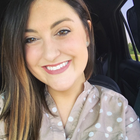 Meet your Posher, Leigh - Picture 1 of 7